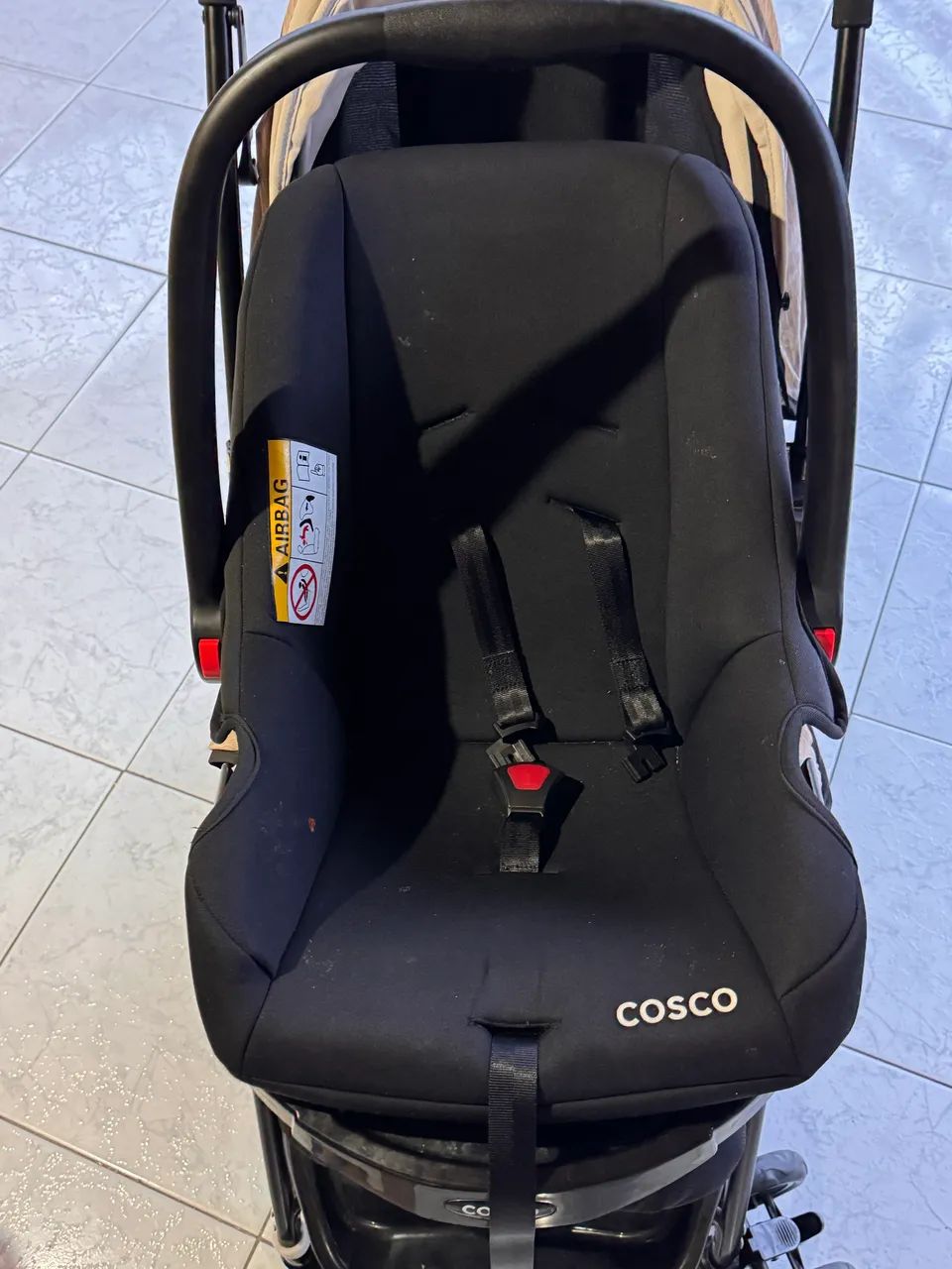 Carrinho de bebê com bebê conforto Cosco! - Foto 4