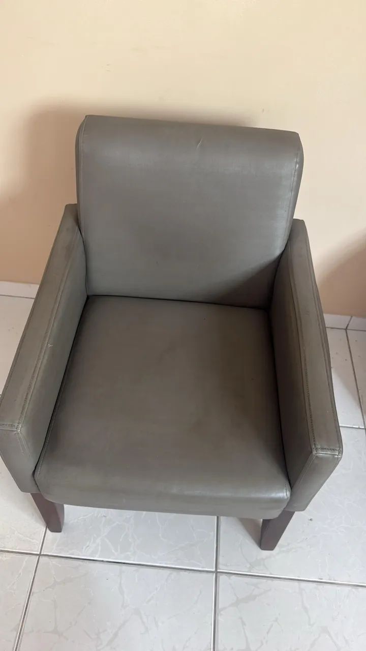Poltrona de COURO 2unid