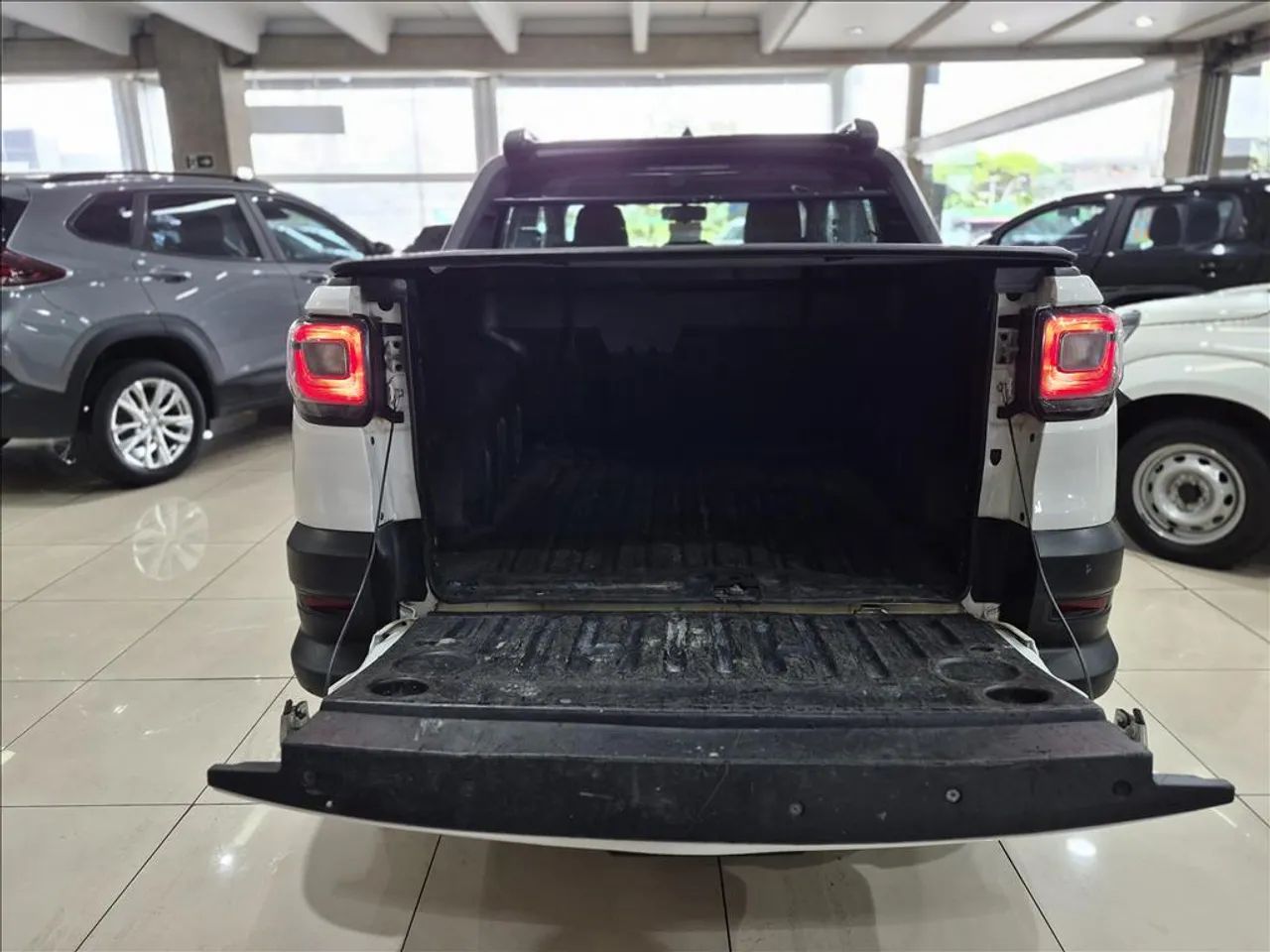 Fiat Strada Freedom 1.3 Flex 8V CD, foto 7 de 15