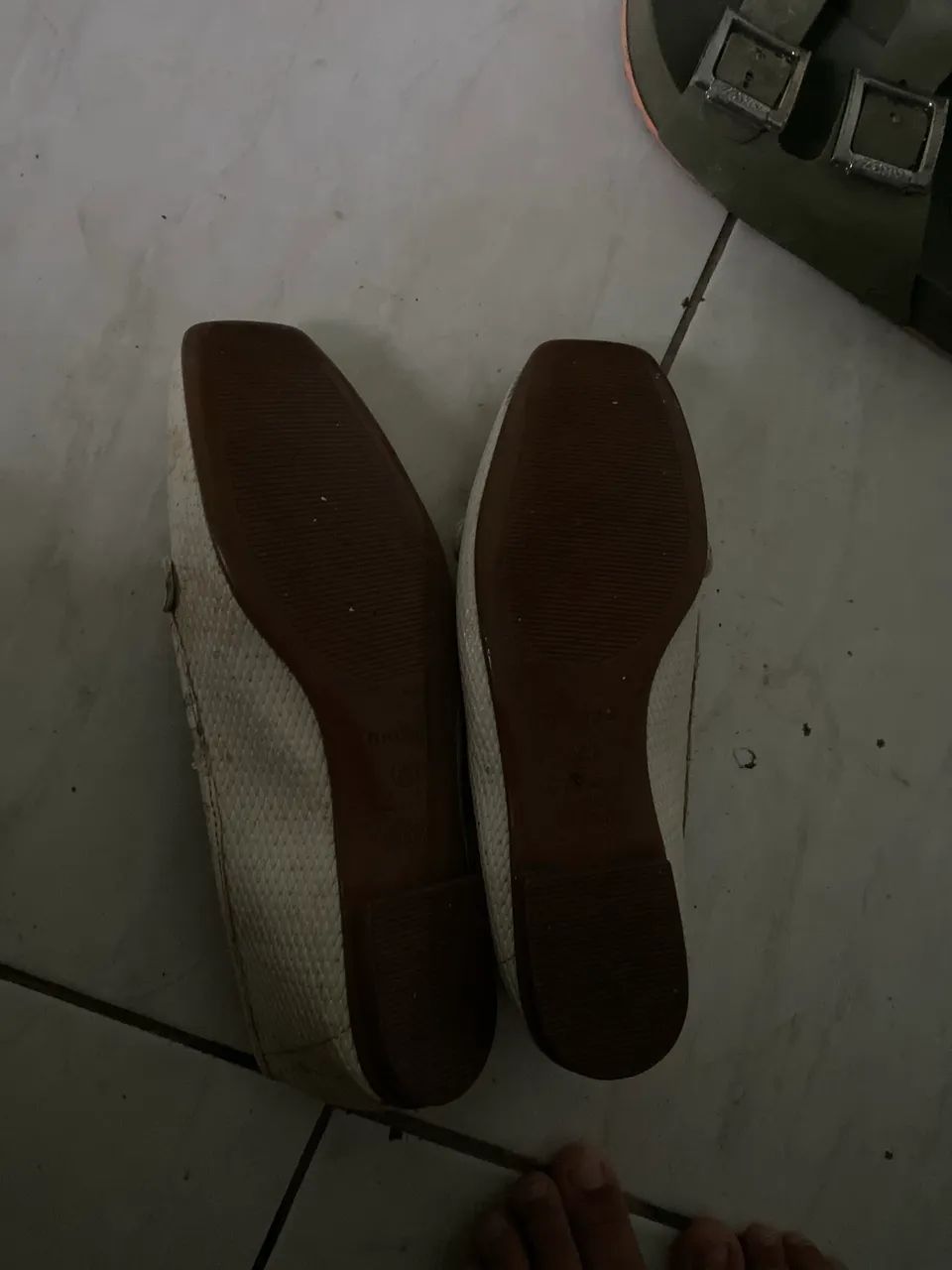 Sapatilha branca da moleca 