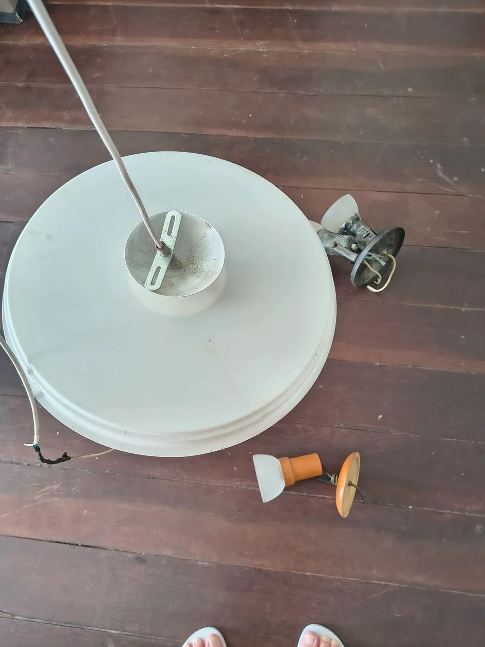 Lustre pendentes e spot 