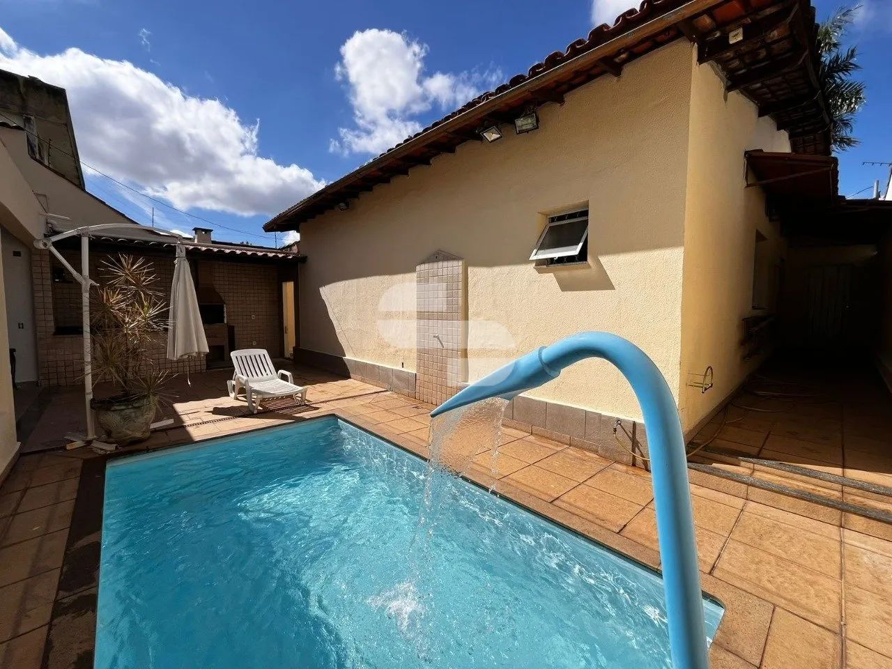 Casa Linear 3 Qtos 2 Suites Bairro Alipio de Melo