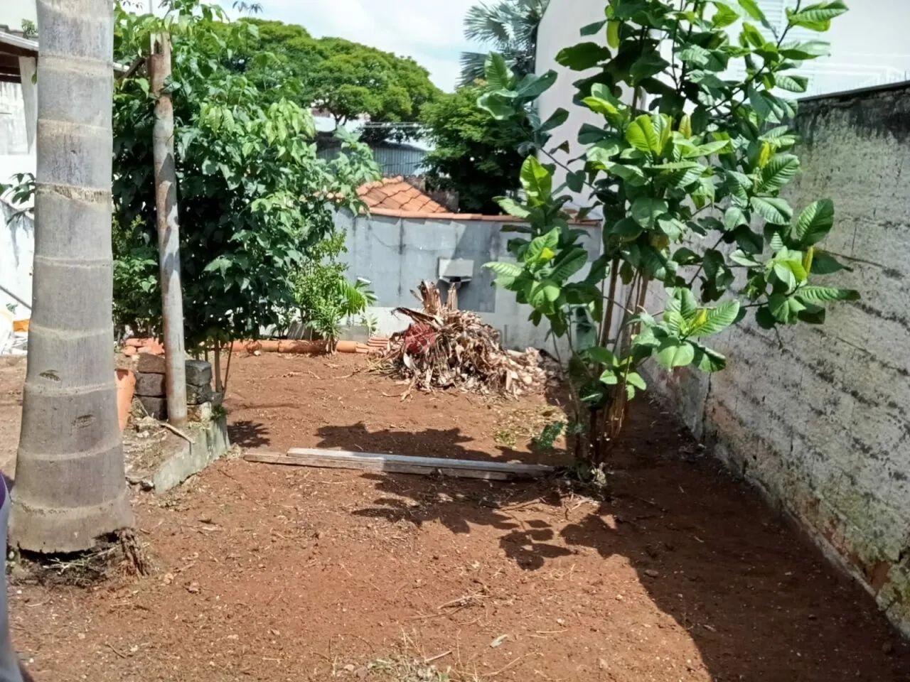 Terreno com casa 320 m² à venda na Vila Diva.