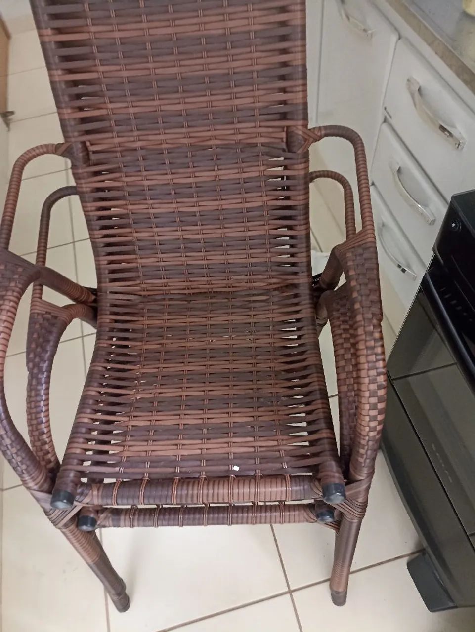 Cadeira de área nova nunca usada. 150$ cada uma  - Foto 5