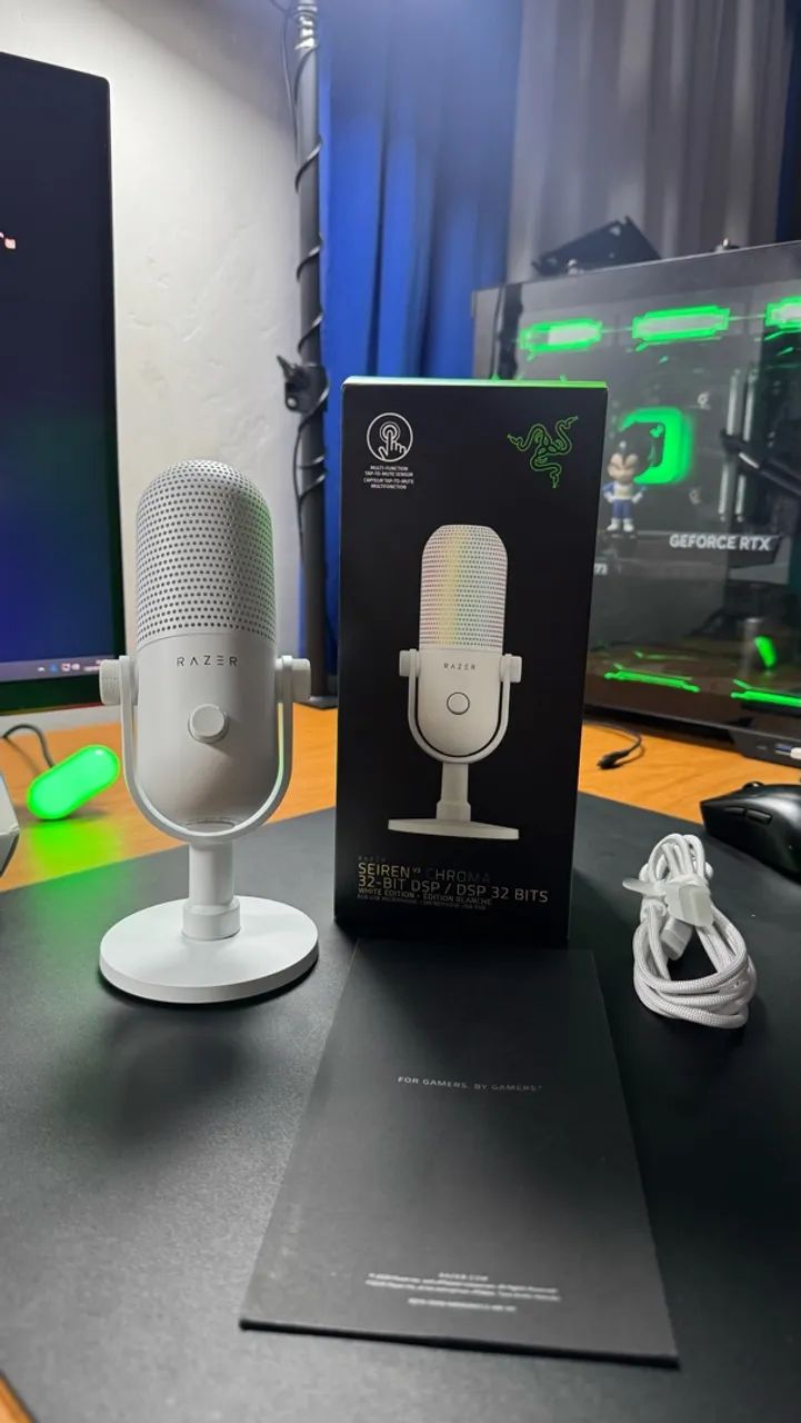 Microfone Razer Seiren V3 Chroma - Branco