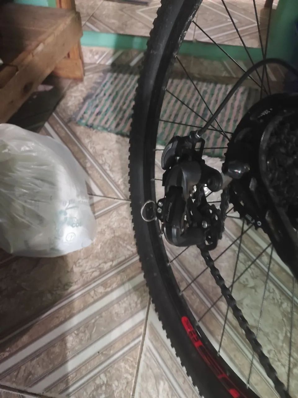 Bicicleta Rin 29 marca Lotus feio de disco e marcha Shimano tem pouco uso  - Foto 4