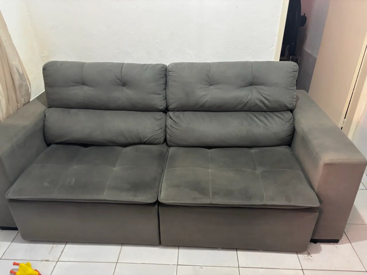 Vendo esse Sofá Retrátil cinza  - Foto 2