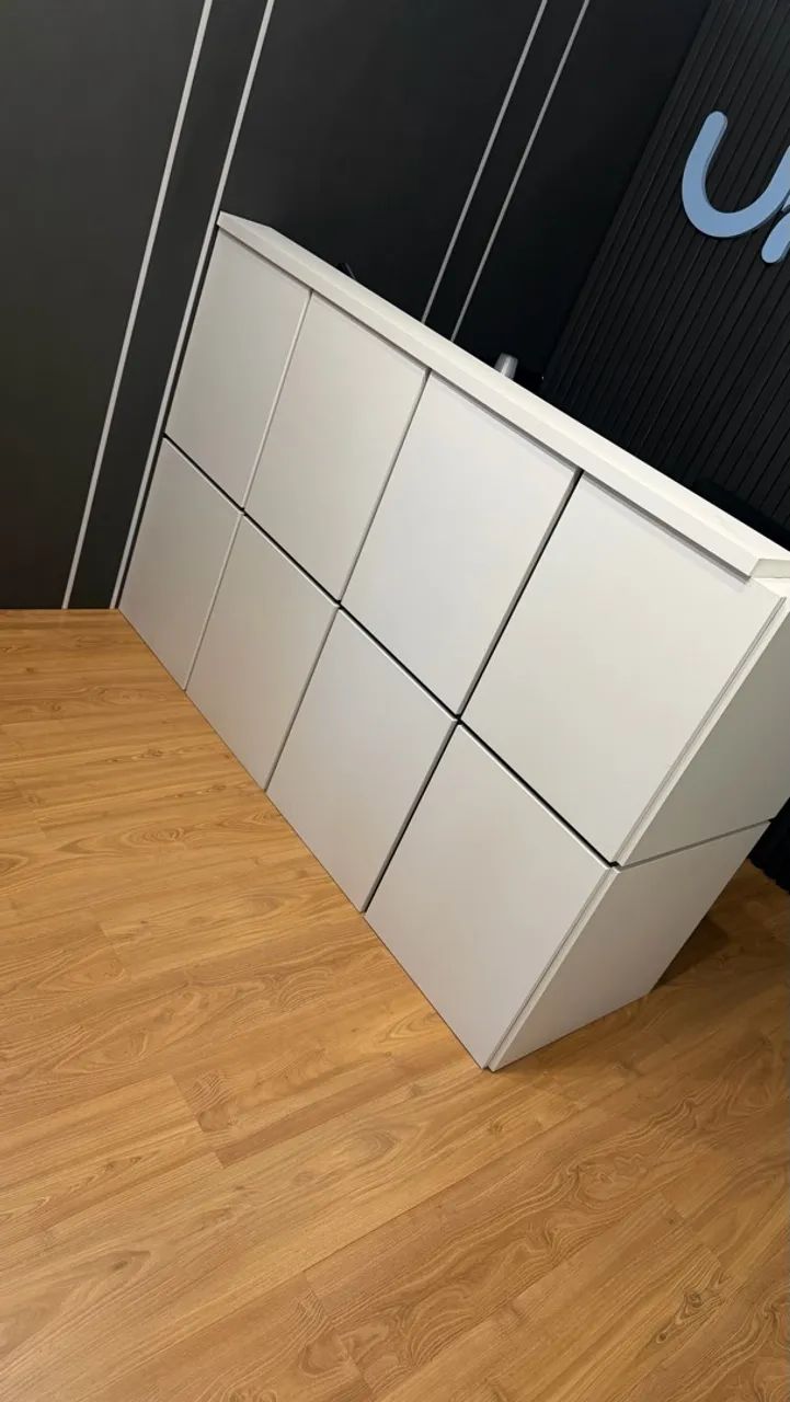 Vendo balcão de recepção + 2 Poltronas!