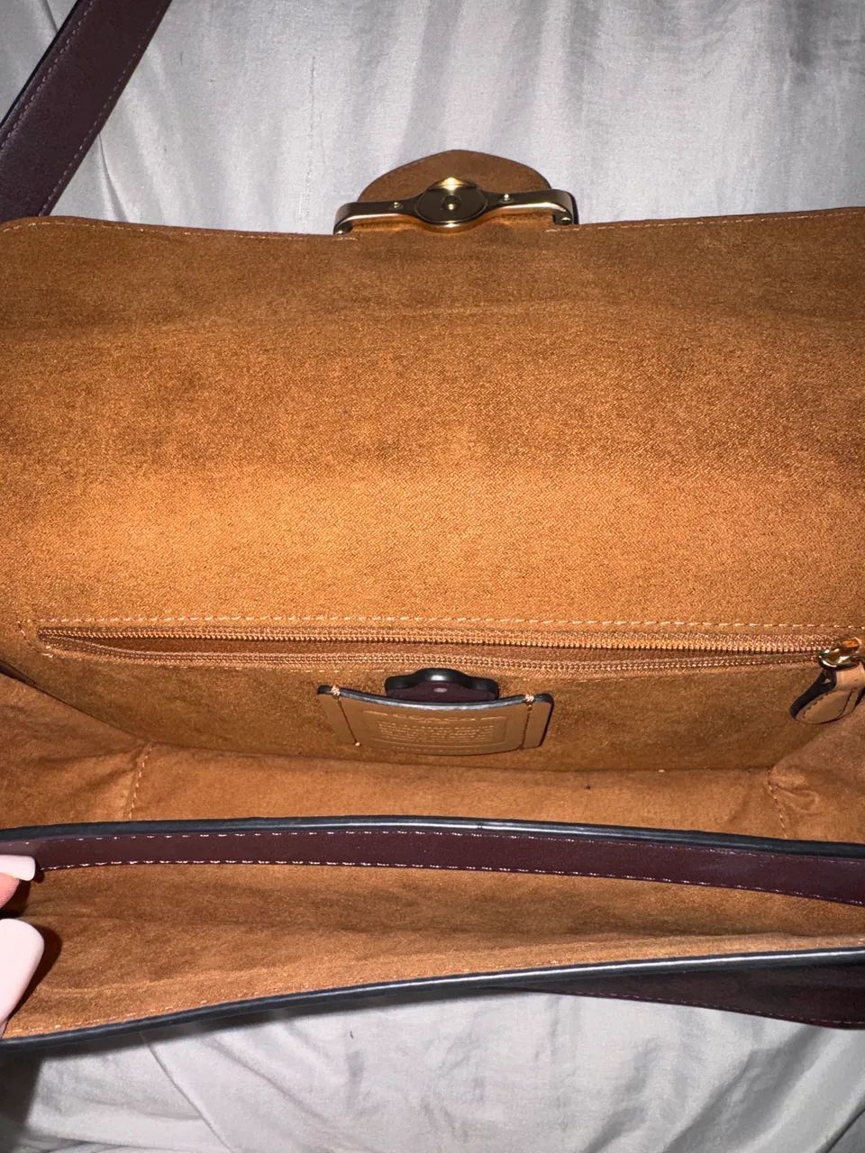Bolsa Coach com duas alças - Cor da Coleção exclusiva  - Foto 3