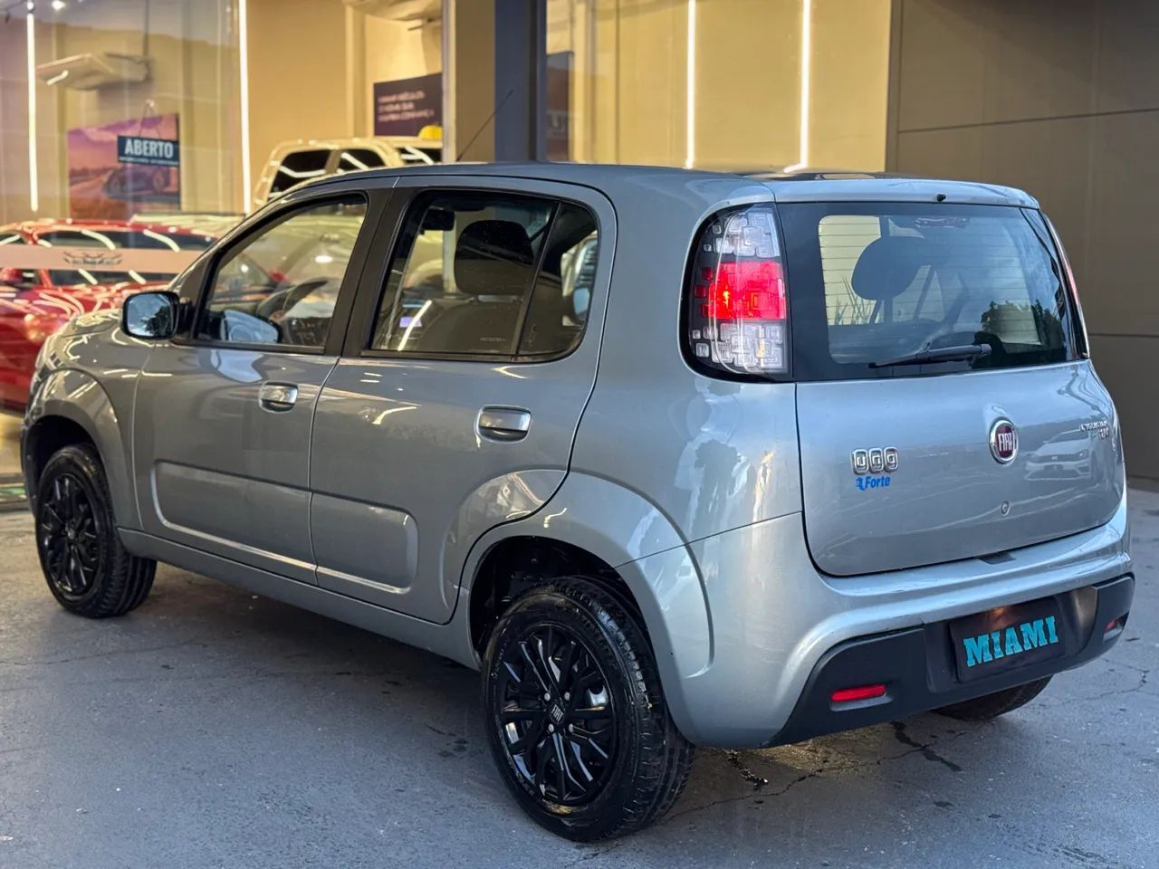 Fiat Uno Evolution 1.4 Fire Flex 8V 5P 2016 - Foto 5