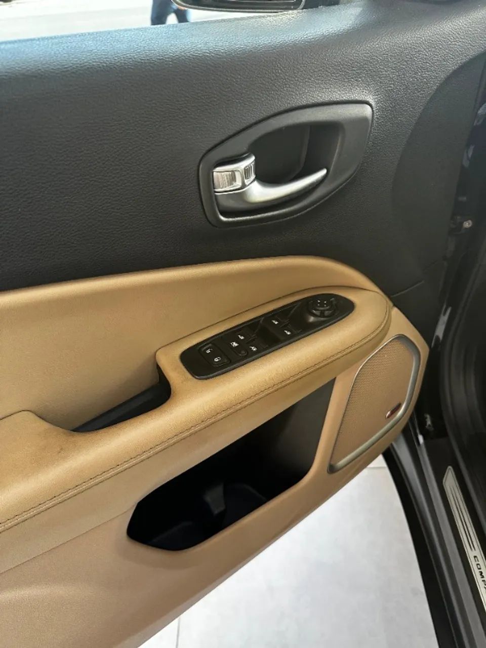 Jeep Compass Longitude 2.0 4X2 Flex 16V Aut. 2017 - Foto 4