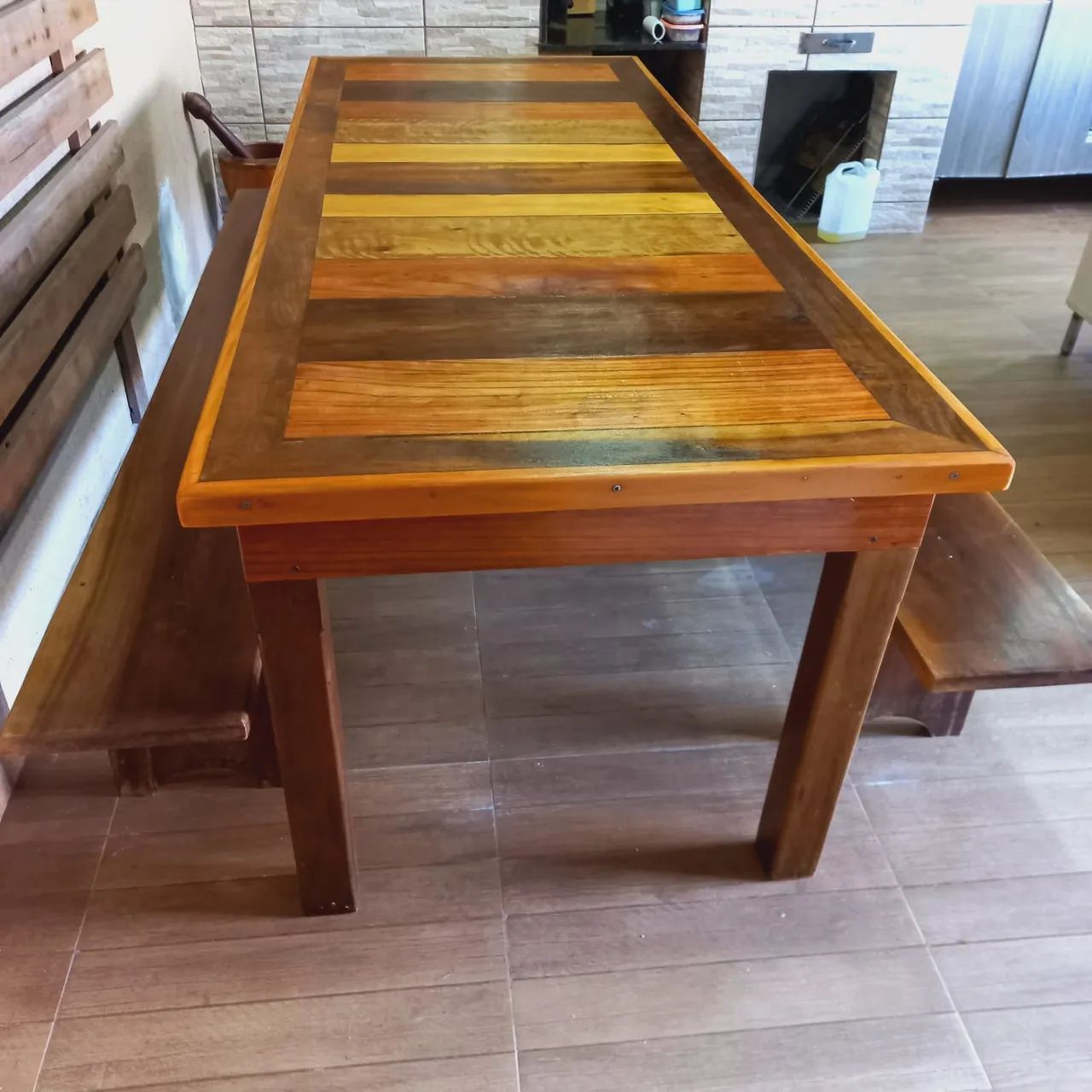Mesa de madeira com bancos - Foto 4