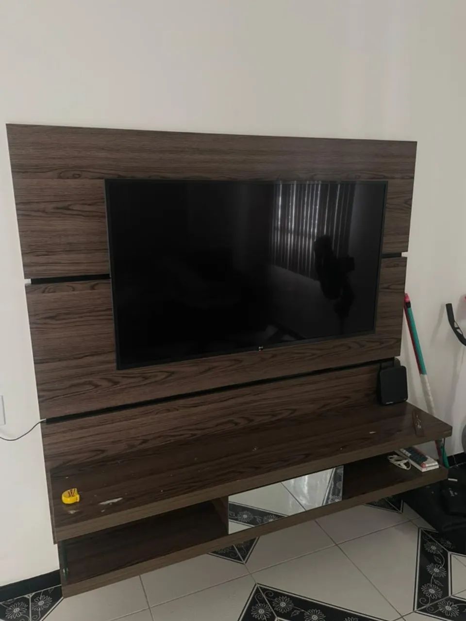 Painel para TV até 65" - Usado
