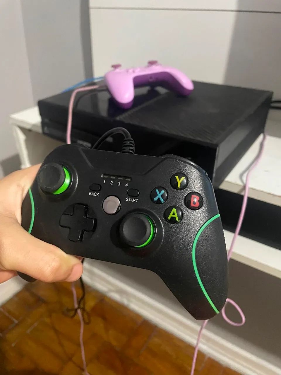 Xbox one 500 Gb com 2 controles - Foto 2