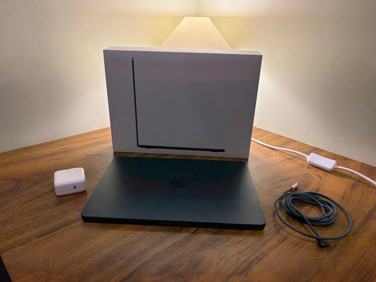 MacBook Air -  Midnight - chip Apple M2 memória 8gb  