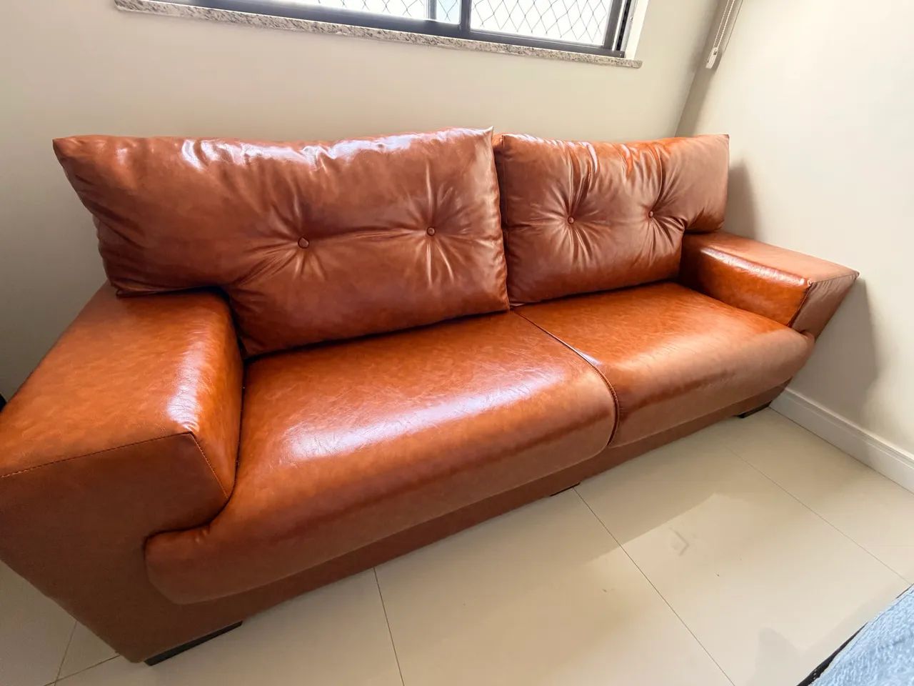 Vende-se sofá pouquíssimo usado - Foto 4