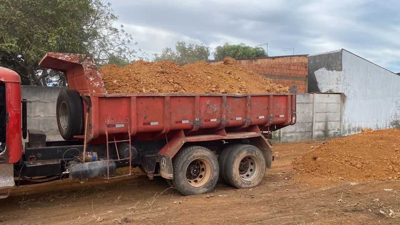 Aterro , areia lavada e brita , locação de máquinas - Foto 3
