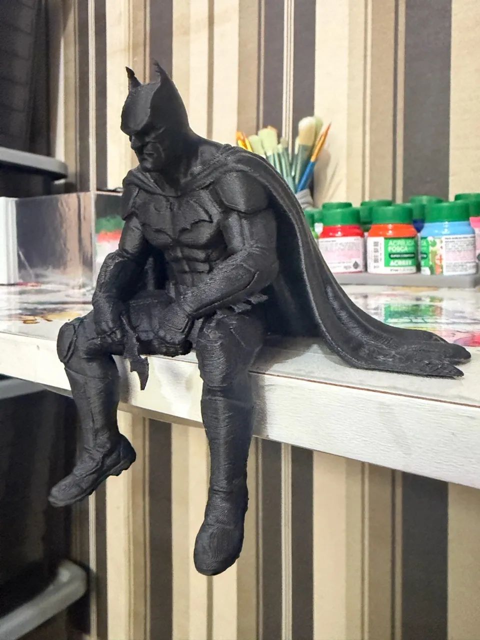 Estatua Batman Sentado em PLA - Foto 2