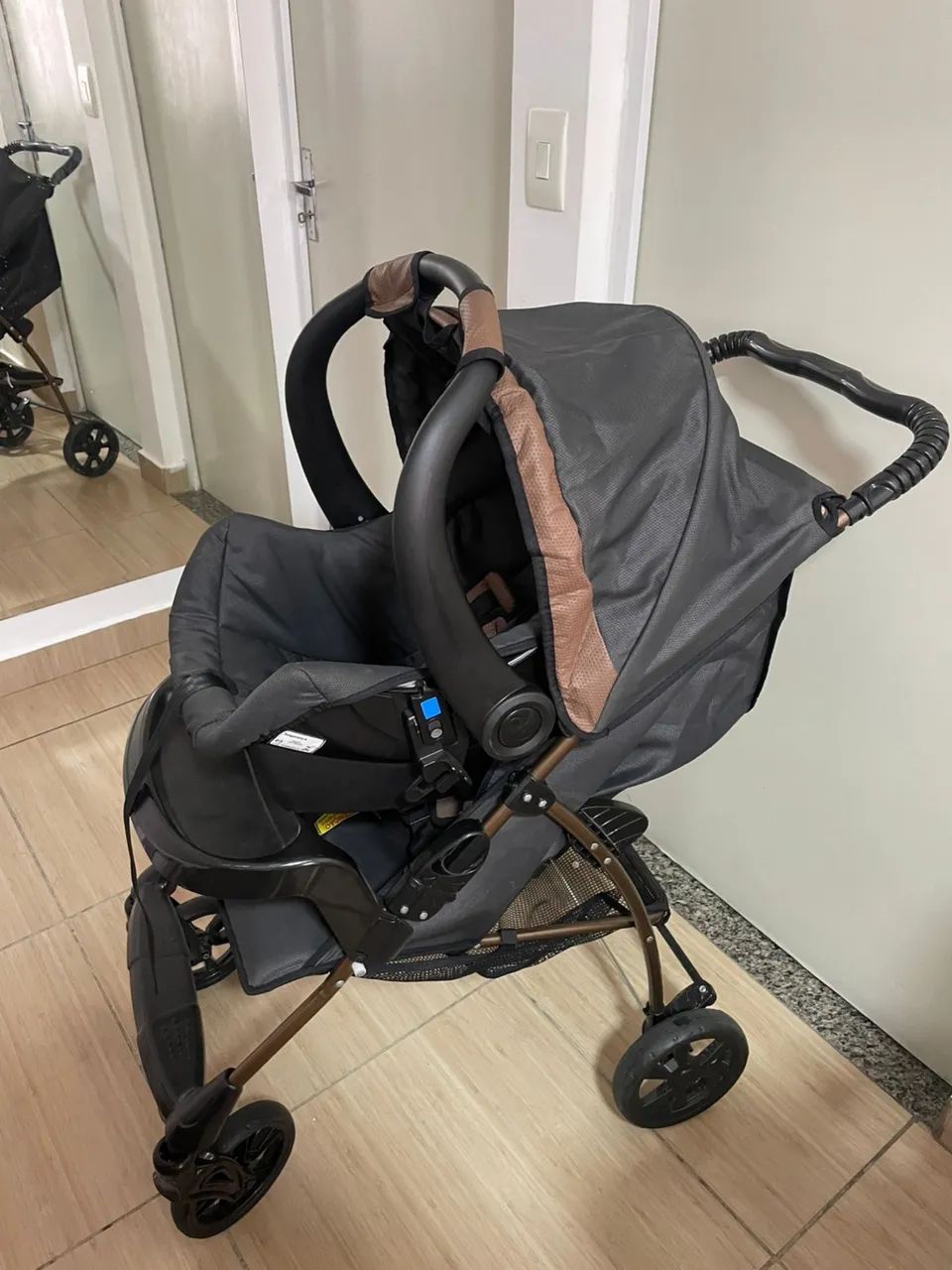 Carrinho/cadeirinha de bebê - Foto 4