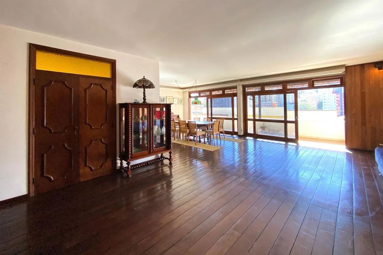Casa à Venda - Coração de Jesus, 6 Quartos, 600 m2 - Foto 3