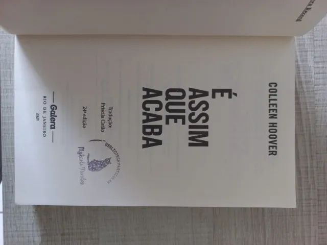 É Assim Que Acaba - Colleen Hoover - Foto 3