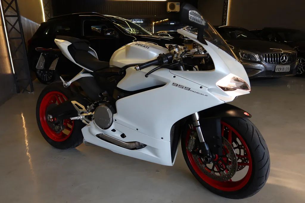 Ducati Panigale 2018 - 1482657041 | OLX