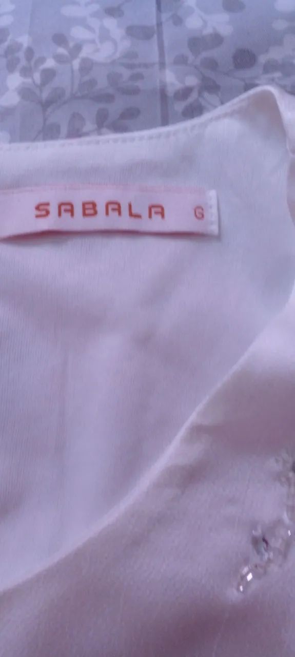Blusa bege com pedrinhas G - Foto 2