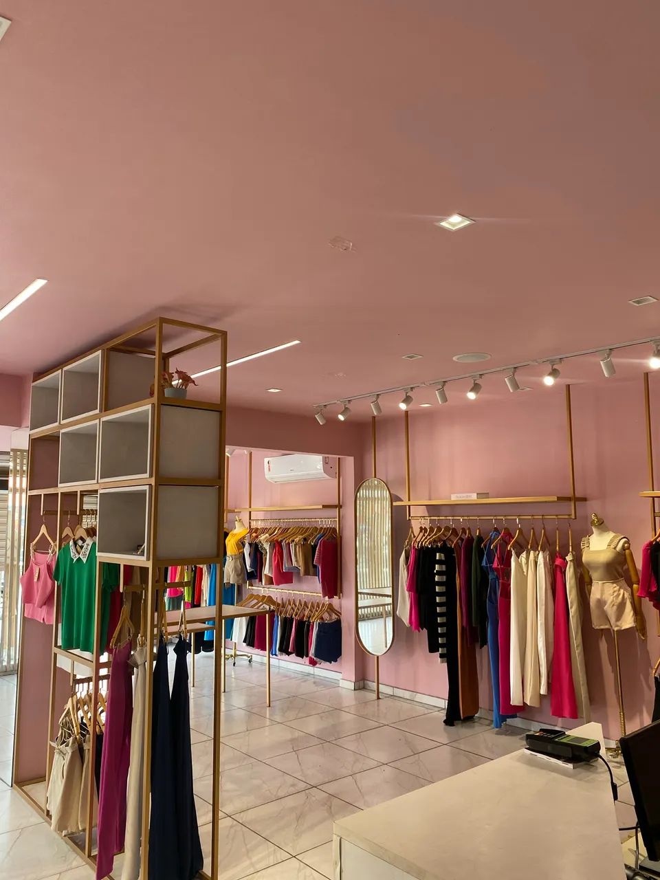  REPASSO ESTRUTURA DE LOJA DE ROUPAS - NÃO É PONTO COMERCIAL  - Foto 5