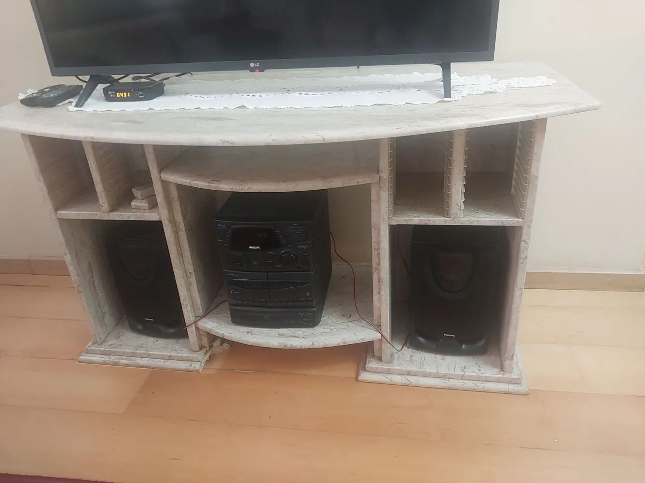 Rack sala para eletrônicos em granito