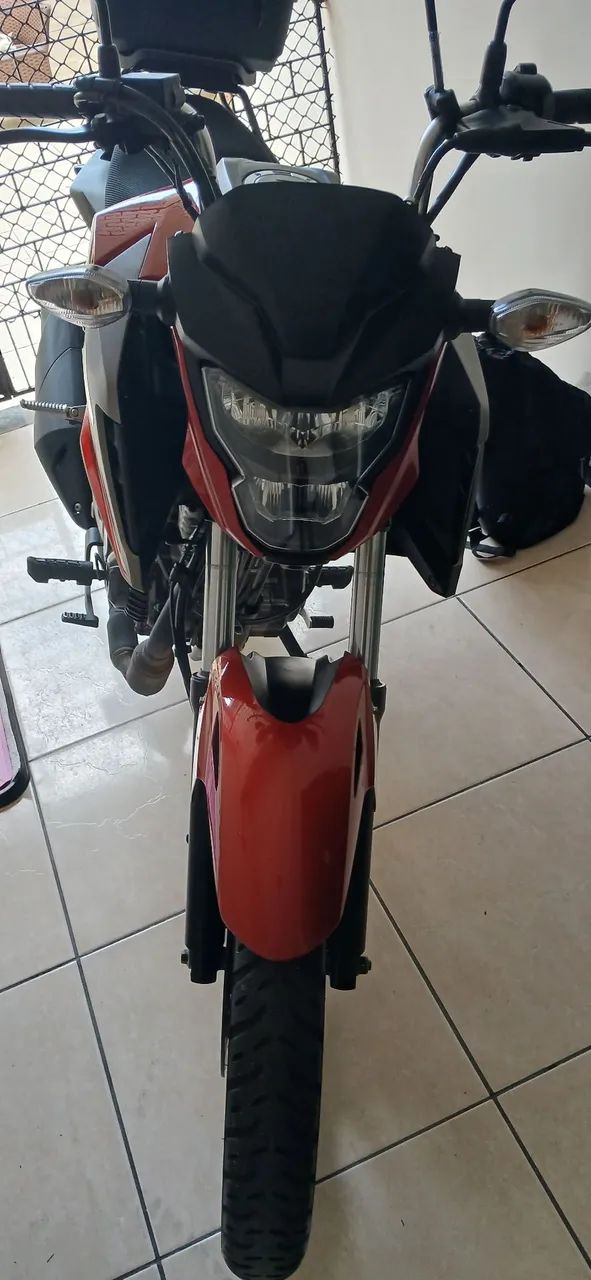 Moto titan 2025