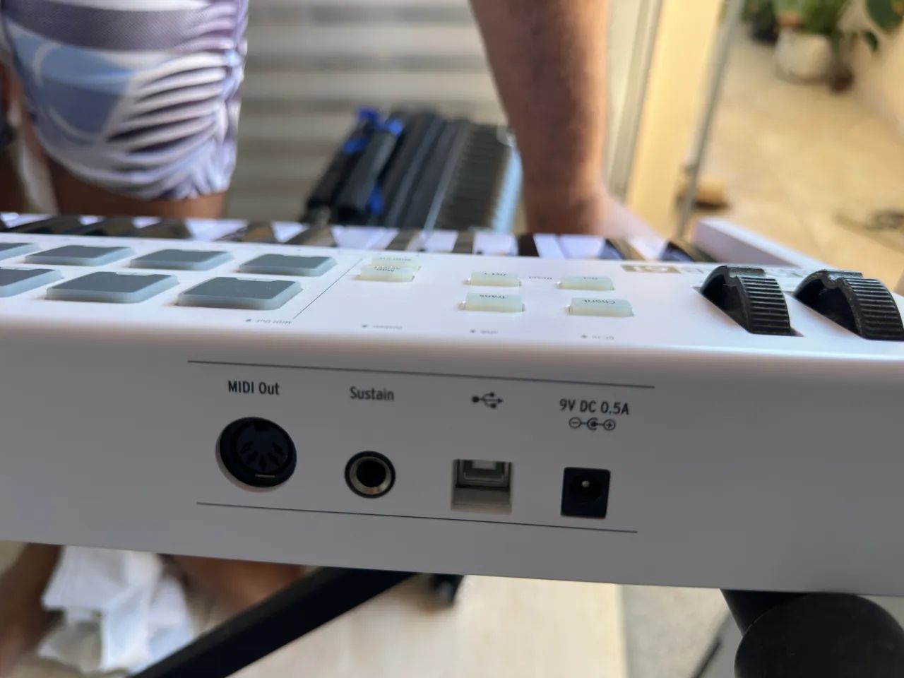 Teclado Controlador Arturia Keylab Essential 61 - Foto 3