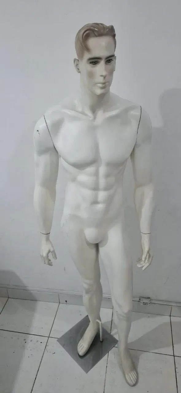Manequin masculino realista