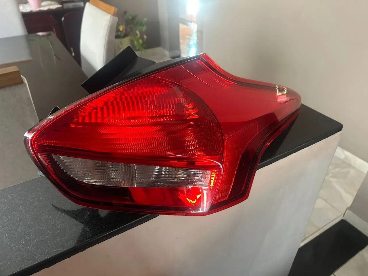Lanterna ford focus titanium hatch LD (não é led)