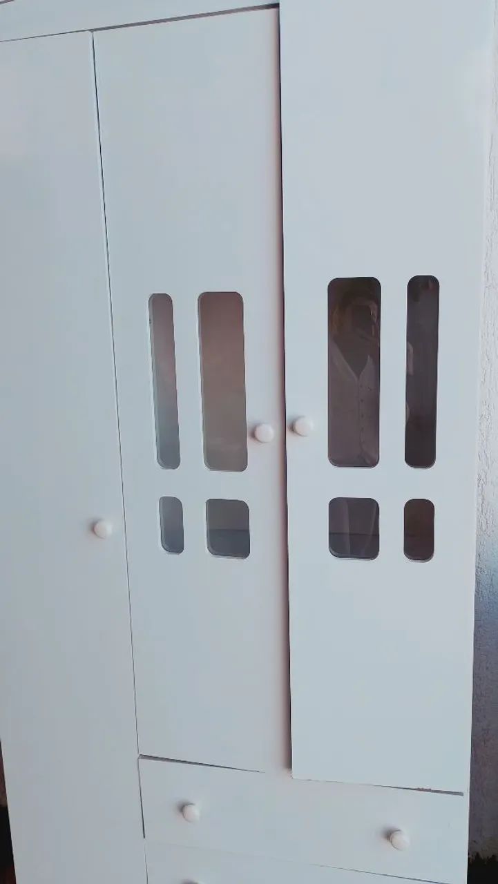 Guarda roupa infantil usado 