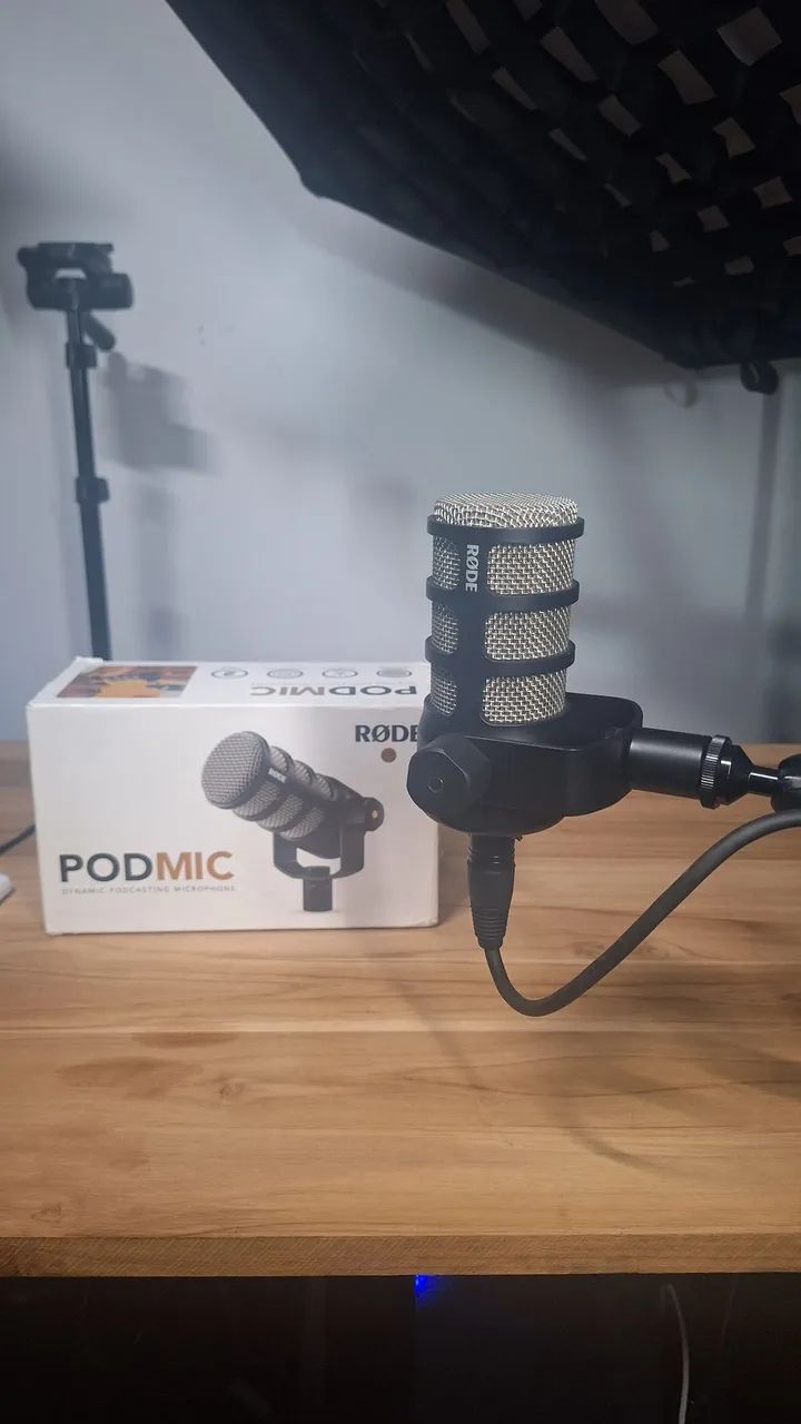 Microfone Rode PodMic Dinâmico Cardioide cor preto