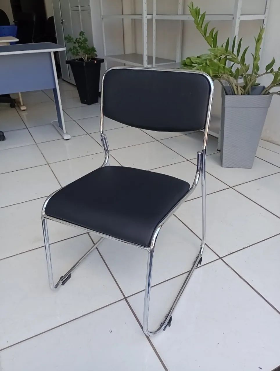 CADEIRAS FIXAS PARA RECEPÇÃO OU SALA DE ESPERA LINDA - Foto 2