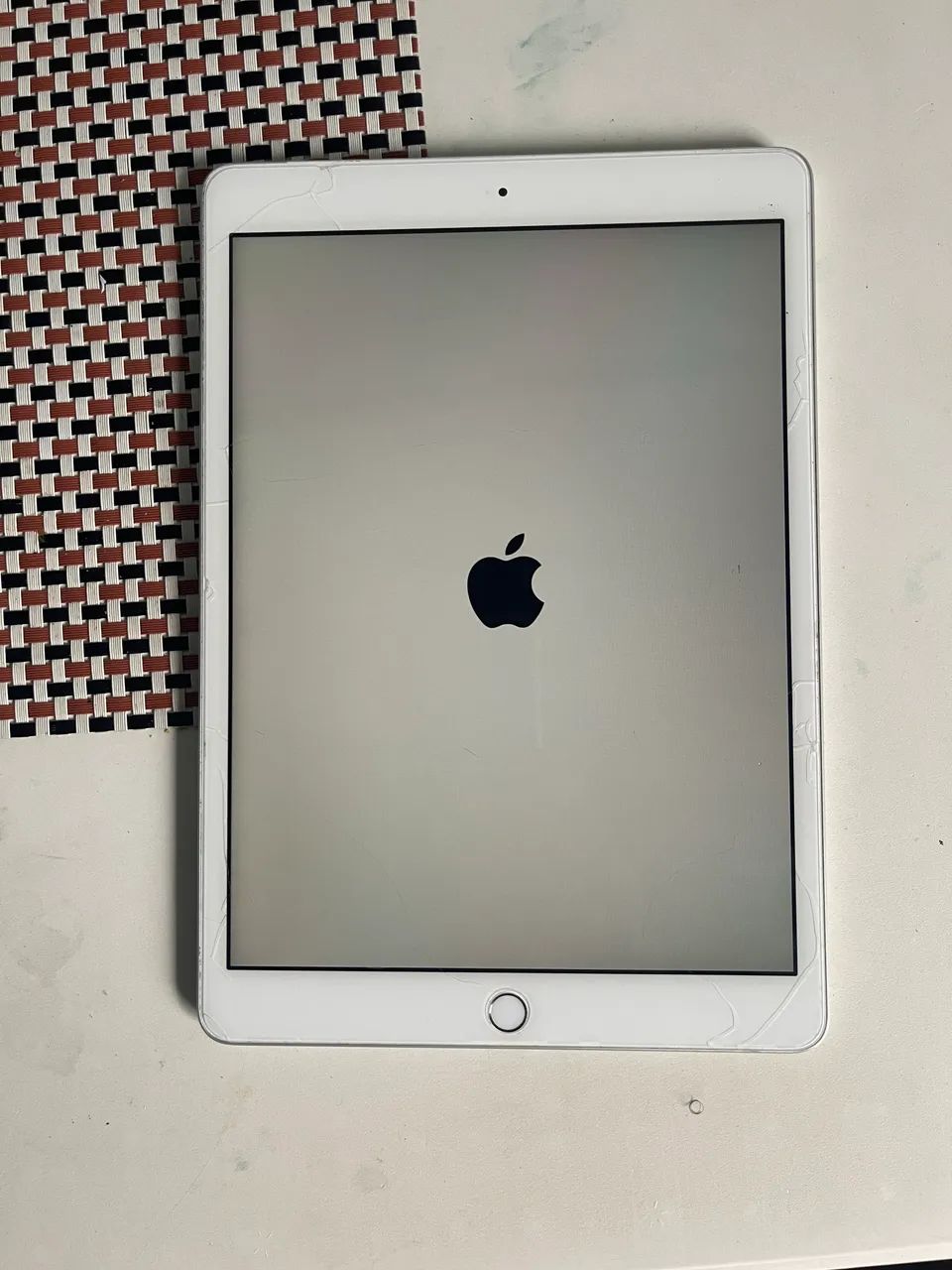 iPad 8, 32 GB.