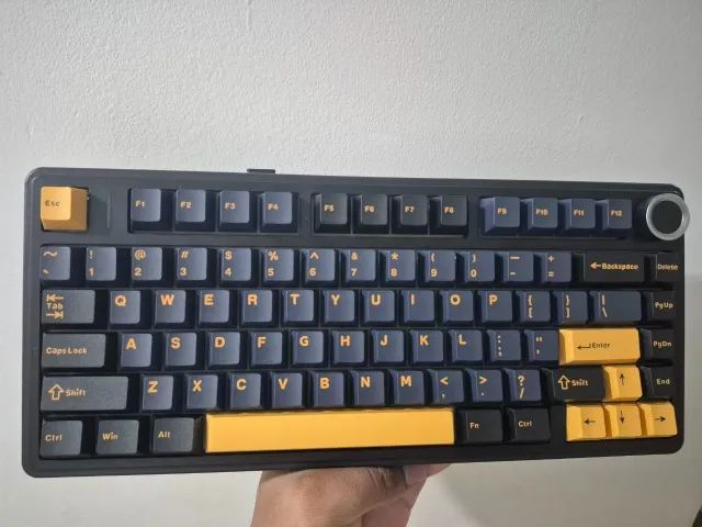 Teclado Aula F75
