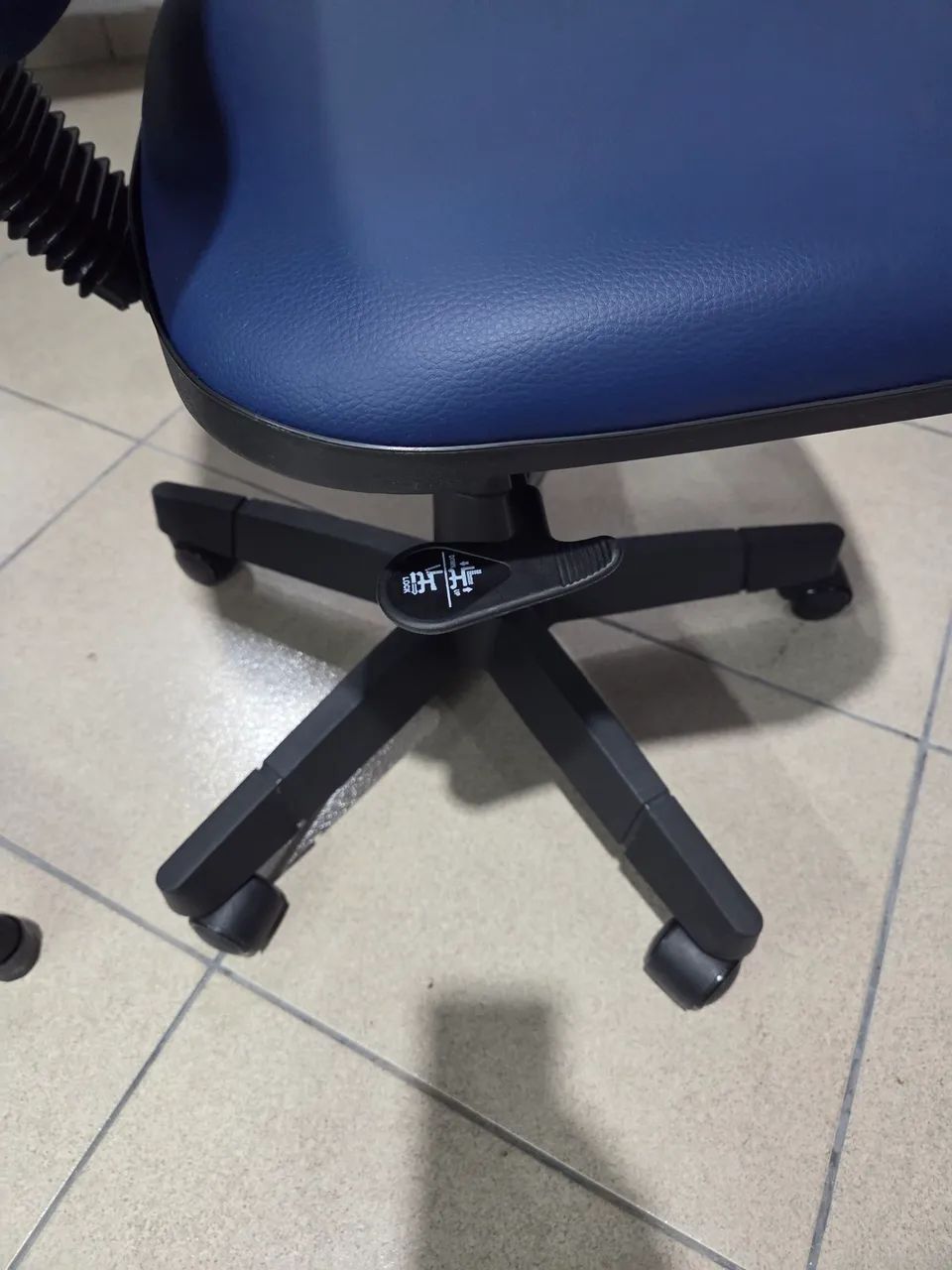 CADEIRAS NOVAS COM PREÇO IMPERDÍVEL!  - Foto 3
