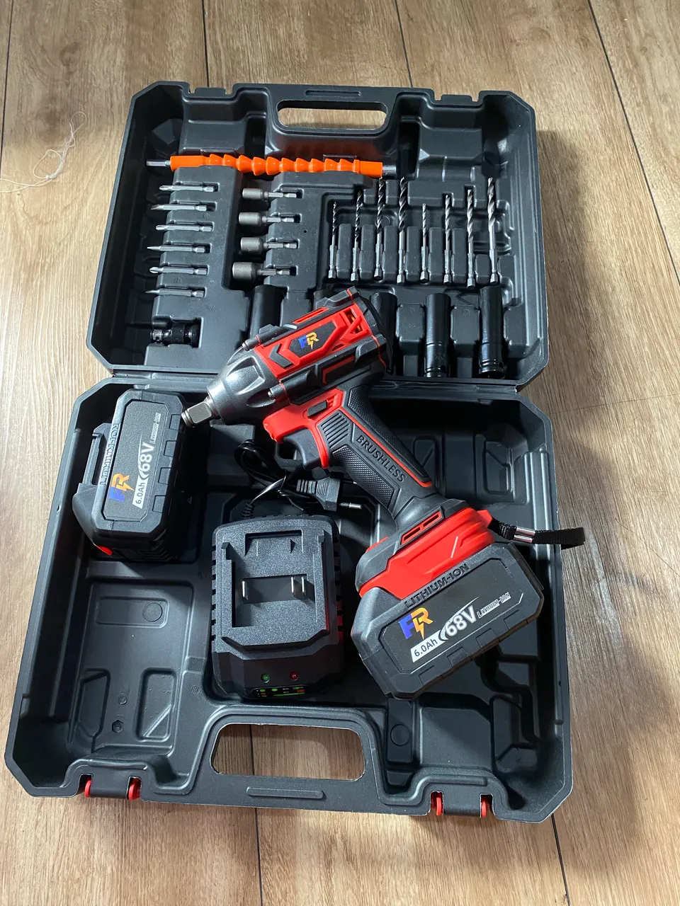 Kit Chave De Impacto E Parafusadeira 68v C/maleta e 2 Baterias