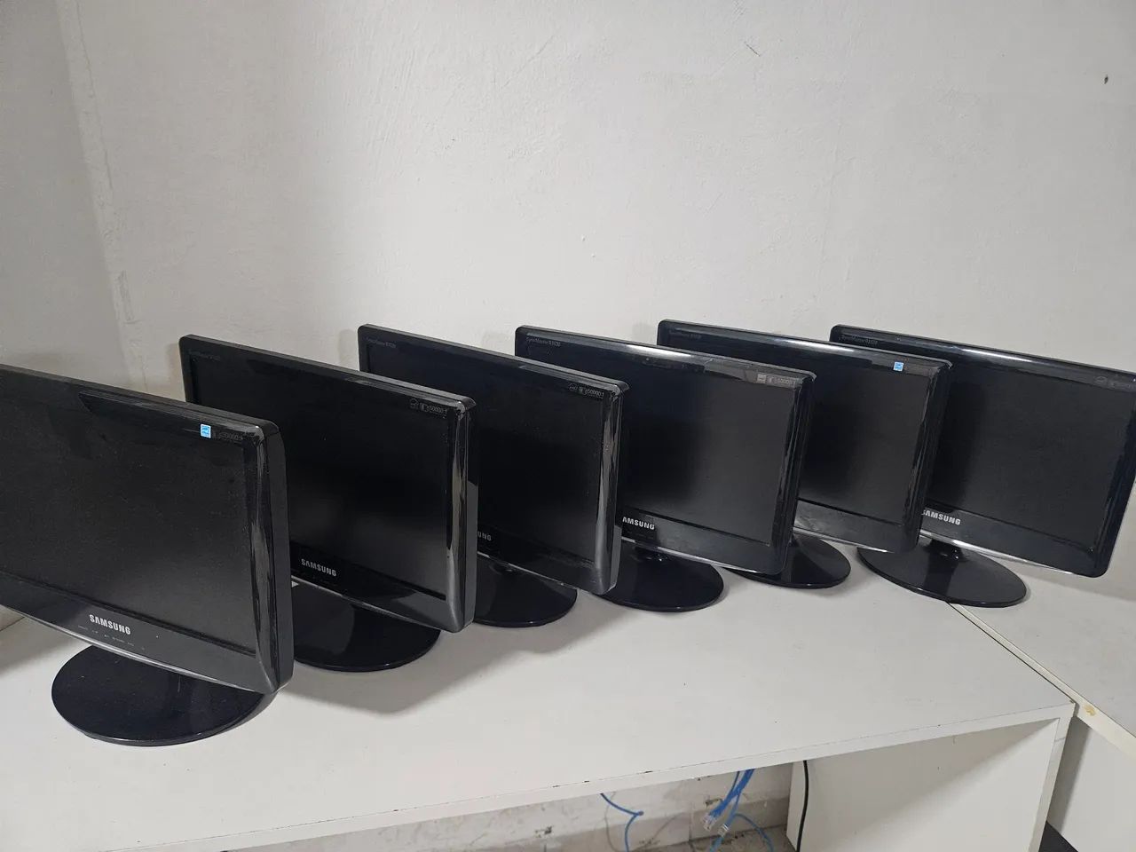 8 monitores sansung 