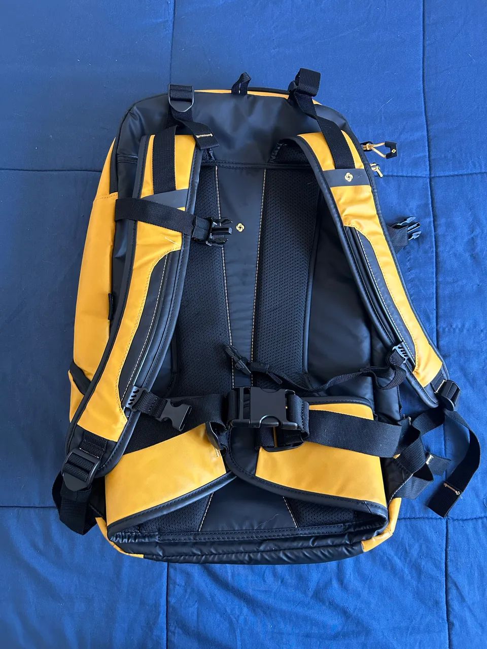 mochila samsonite premium amarela com suporte para carregador portátil - Foto 5