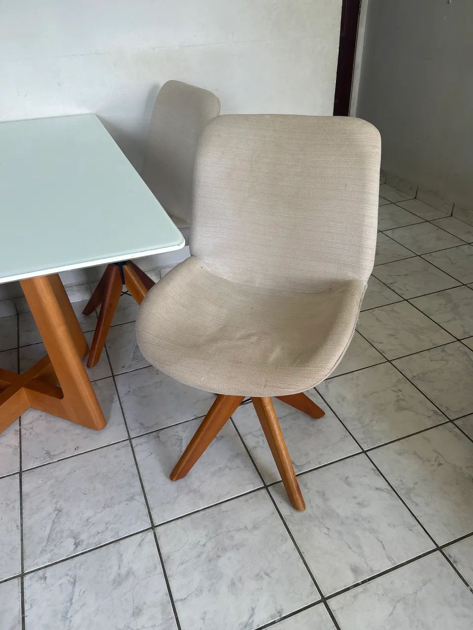 Mesa com 4 cadeiras - Foto 2