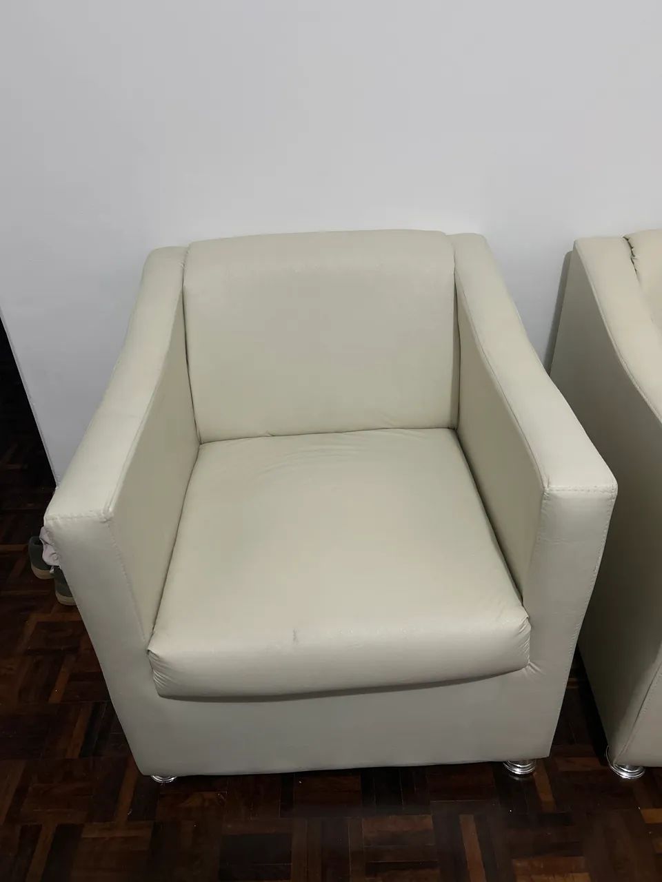 Poltrona ideal para consultório, salão de beleza, manicure  - Foto 4