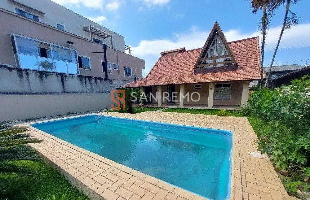 Morro das Pedras | Casa 3 quartos, sendo 2 suites