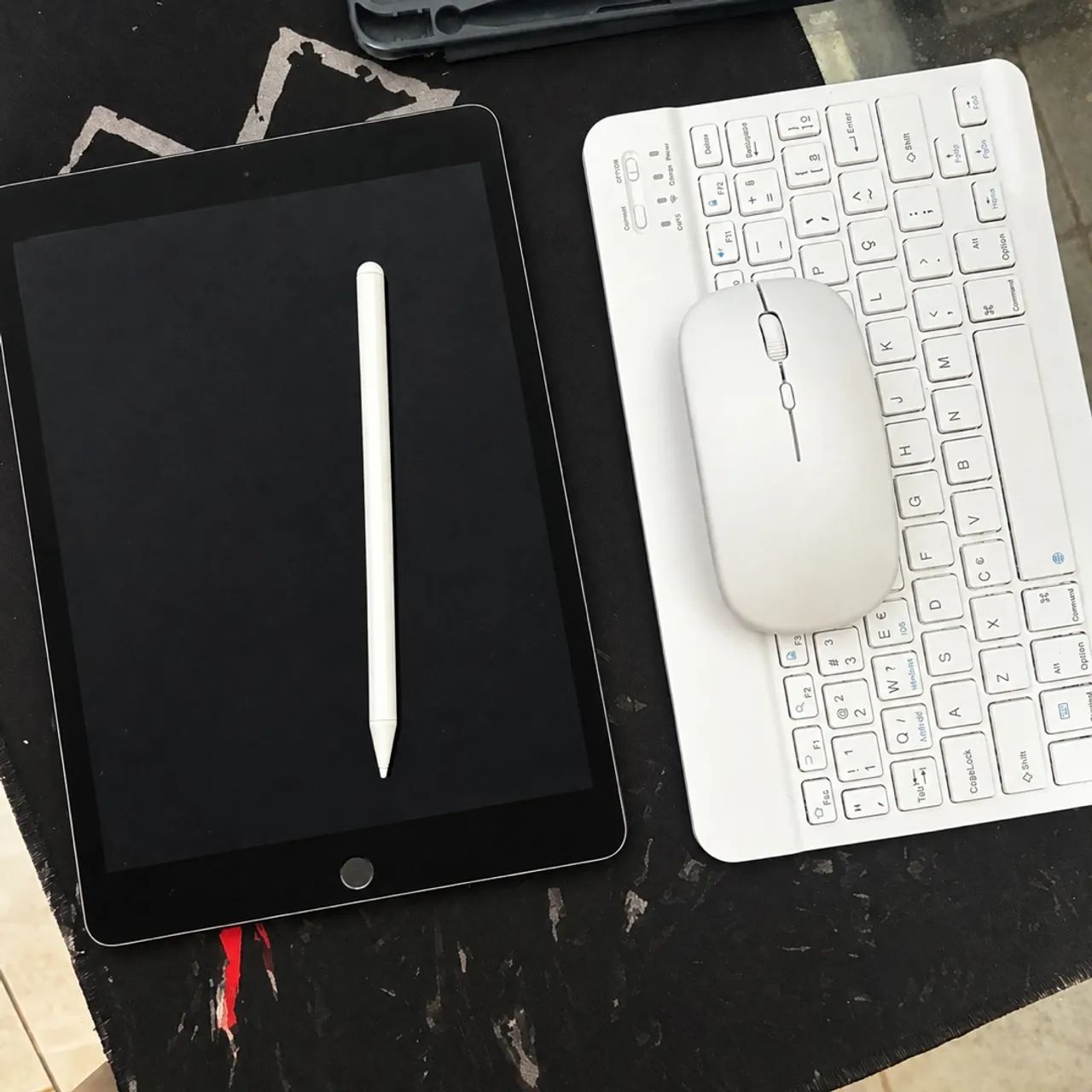 iPad 9ª Geração em Excelente Estado - Com Pencil Digital, Teclado e Mouse