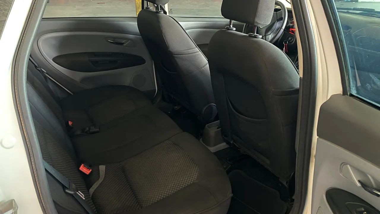 Fiat Linea Essence 1.8 Flex 16V 4P 2012 - Foto 4