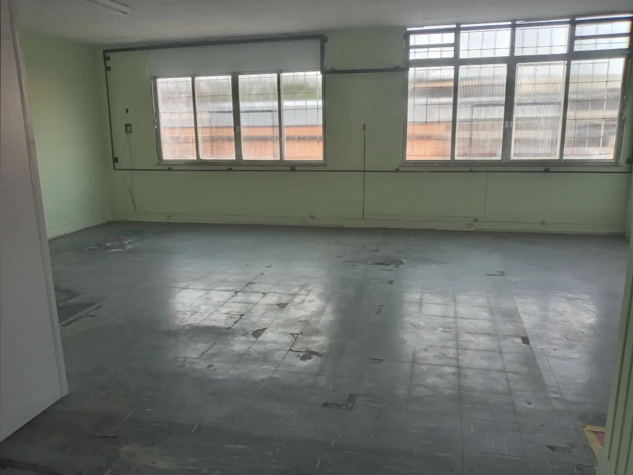 ALUGO SALA COMERCIAL GRANDE - Foto 4