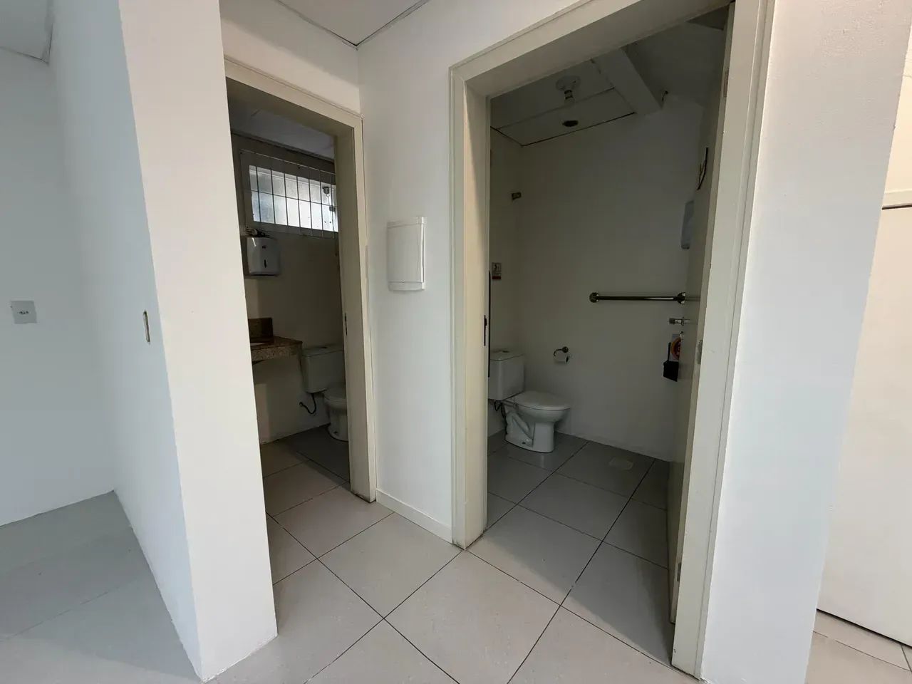 Edifíco comercial inteiro com 542m2 priv | Subsolo com vagas | 3 pavimentos de salas | No  - Foto 5