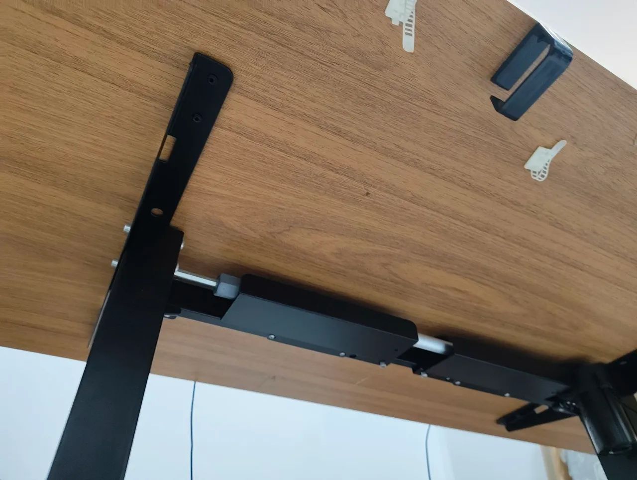 Mesa escritório com regulagem de altura elétrica - Elements / PARA VENDER HOJE! - Foto 2